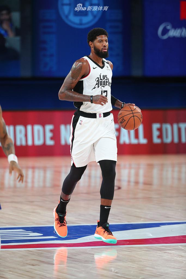 都牵动着球 都牵动着球