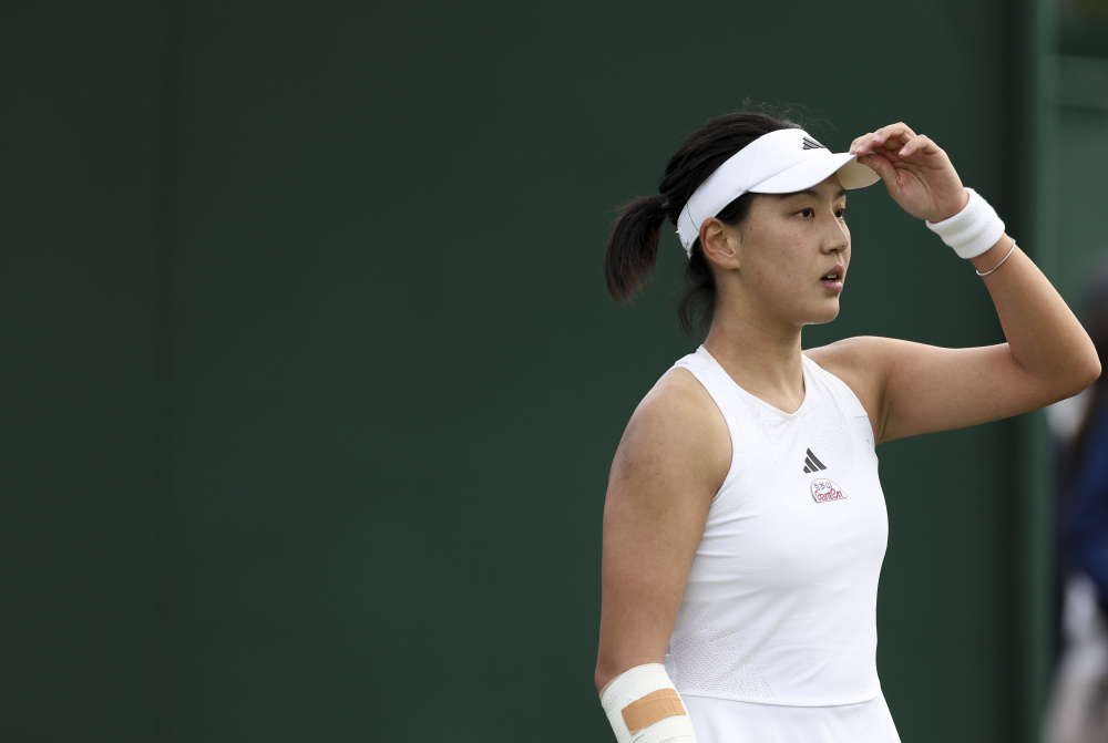 在年轻女性 在年轻女性